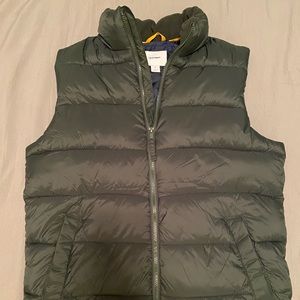 Old Navy Men’s Puffer Vest